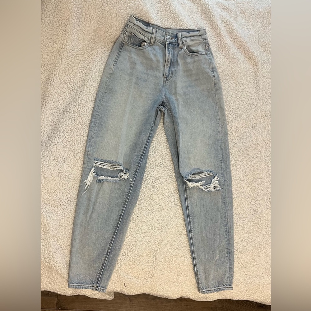 Women’s American eagle mom jeans